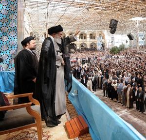 قائد الثورة الاسلامية: الشعب الايراني سينتصر علي التحديات ويواصل نهج الامام الخميني 