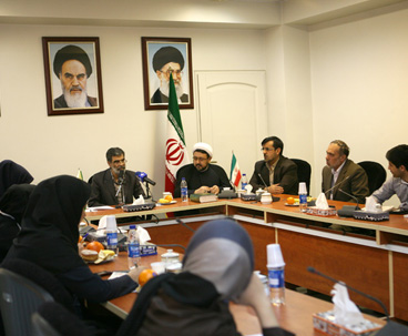 بحضور الرئيس روحاني..عقد مؤتمر سيدة الثورة