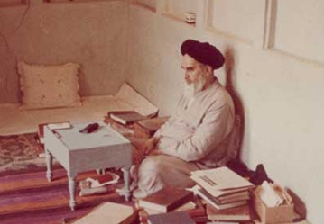 ما هو رأي الإمام الخميني (رض) حول العلاقات بين ايران وامريكا؟ 