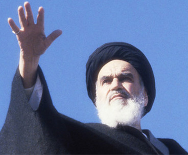 كان لقيادة الامام الخميني دوراً هاماً في انتصار الثورة الاسلامية
