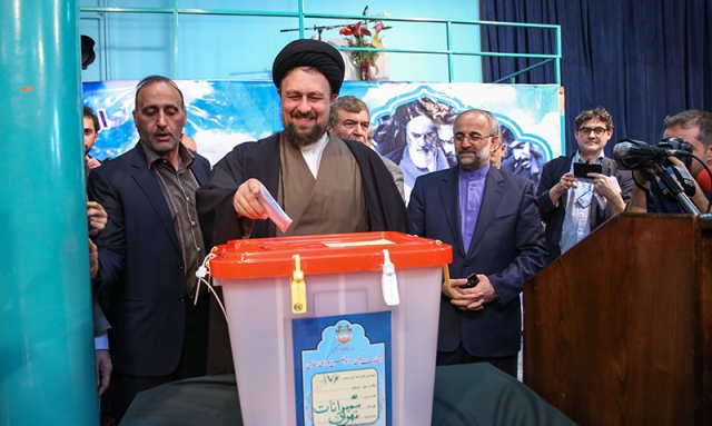 إقامة الانتخابات في حسينية جماران