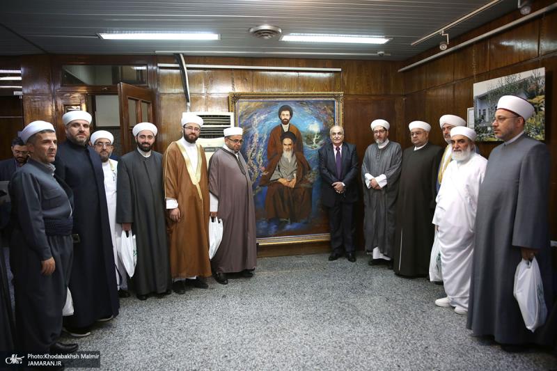 زيارة مجموعة من علماء اهل السنة لحسينية جماران