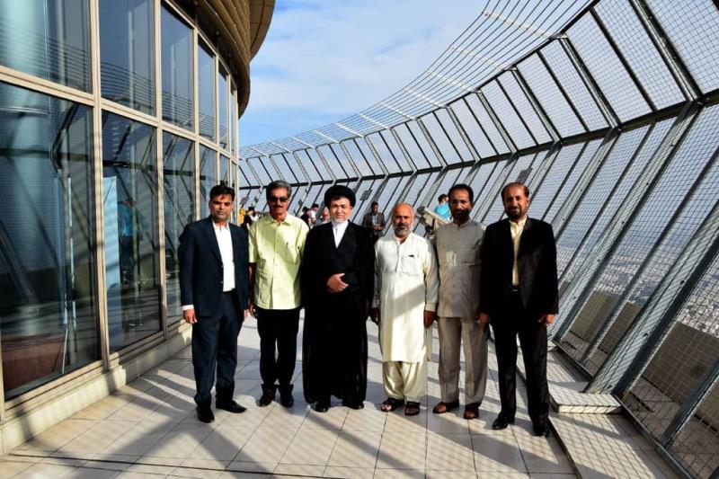 زيارة ضيوف اللجنة المركزية المنظمة لمراسم تكريم الإمام (قده)، لبرج الميلاد في الخامس من حزيران ٢٠٢٣ 