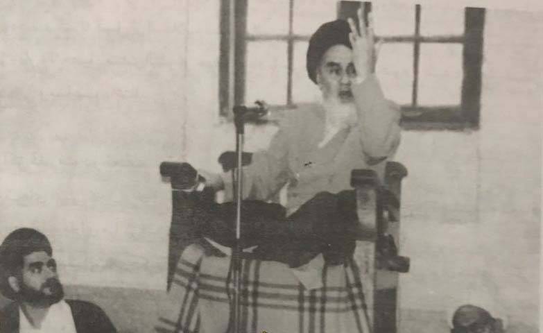 اذا طبقت القوانين الإسلامية، فإن النتيجة ستكون عدالة اجتماعية خالية من أخطاء كل الأنظمة الأخرى. (صحيفة الامام، ج5، ص 47)