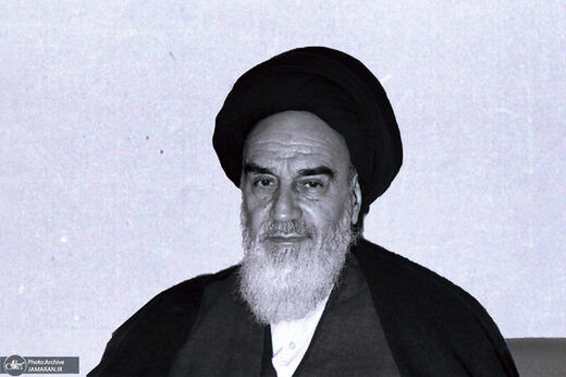  ان خرمشهر لم تكن بالنسبة لشعبنا مجرد مدينة، بل كانت تاريخا ناطقا من الصمود والايثار والخلود (صحیفة الامام)