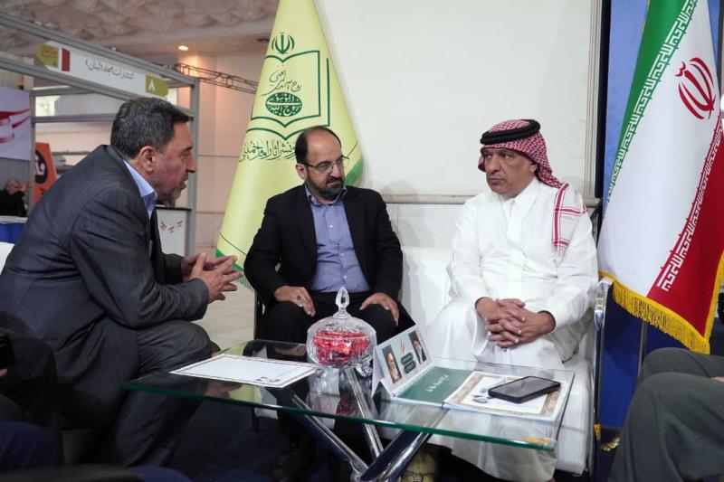 زيارة سفيرالمملكة العربية السعودية، لجناح الشؤون الدولية، في معرض الكتاب        