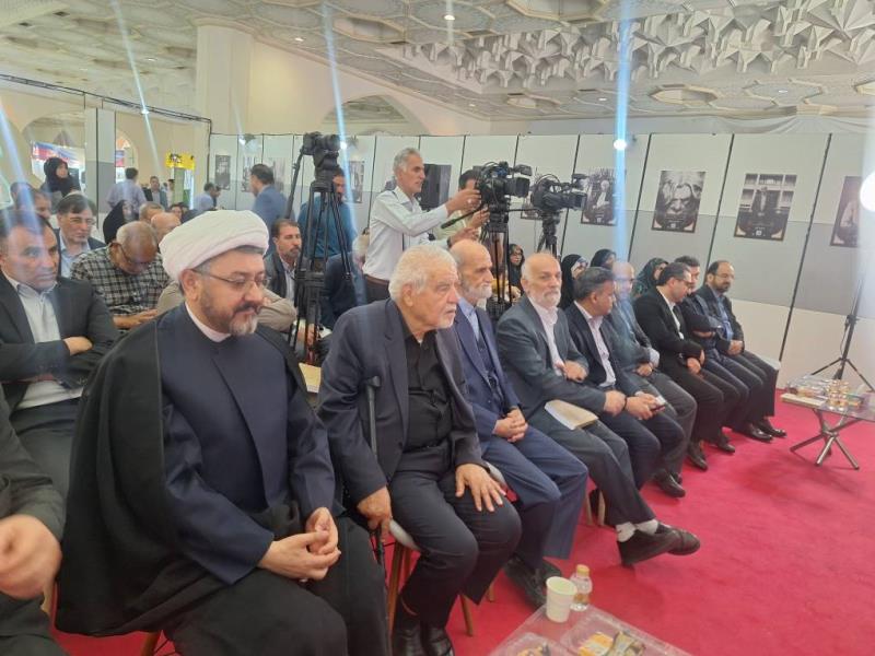 الإمام الخميني (قده) محور التحديث والتجديد