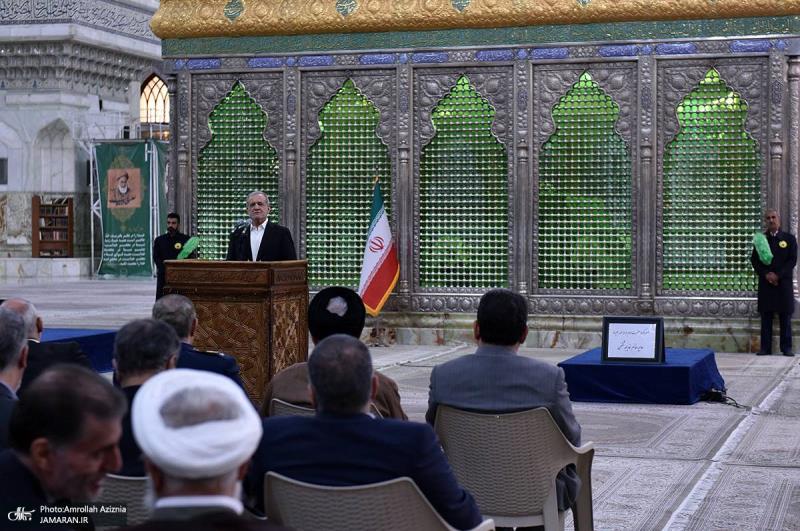 تجدید العهد من قِبَل رئیس الجمهوری وأعضاء الحکومة مع المبادئ والرسالة السامیة للإمام الخميني (قدس سره)