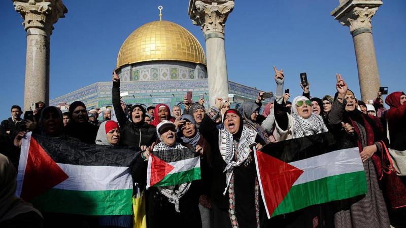سوف نسافر إلى فلسطين 