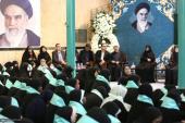 تجديد عهد الناشطات في حقل الثقافة، لأهداف الإمام الخميني (قده)، في حسينية جماران