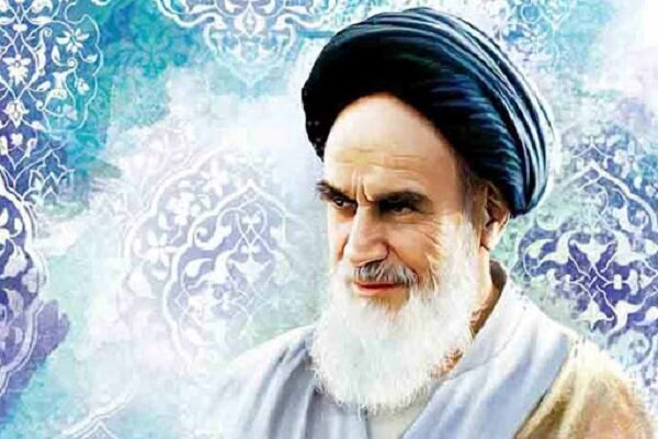 إن القوى الكبرى بعد أن يئست من جدوى الحرب والأعمال العسكرية، تريد الآن أن تهاجمنا من الداخل، من خلال زرع الإختلاف والتفرقة بيننا. (صحيفة الامام الخميني، ج13، ص 308)