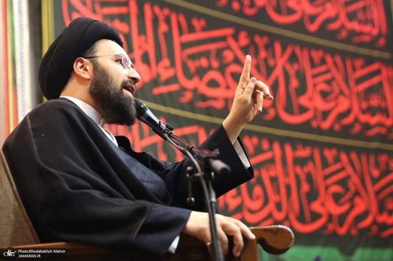 السيد علي الخميني: المفاوضات ميدان للدفاع عن حقوق الشعب وليست سلامًا مع العدو