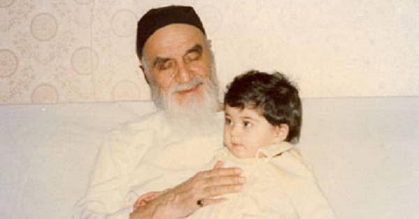 اعملوا علی نيل الكمالات المعنوية في شبابكم