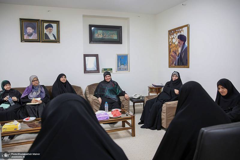 لقاء جمع من الناشطات العراقيات مع الدكتورة فاطمة طباطبائي