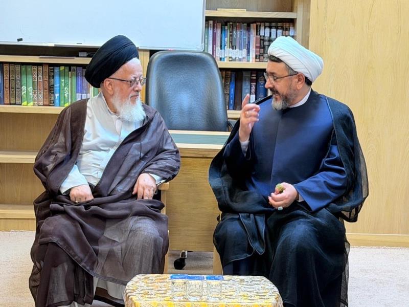 لقاء الدكتور كمساري بممثل الولي الفقيه في العراق في بيت الإمام الخميني (قدس سره الشريف)