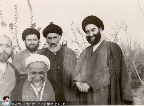 Sayyid Mustafa at a gathering