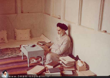 Imam studying at his house in Najaf