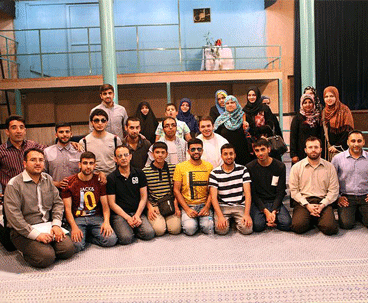 Imam Khomeini`s House in Jamaran Visited by British Students