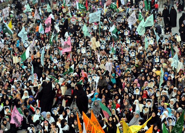 Millions say Yes to Imam Khomeini 