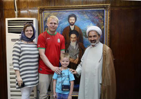 Students visit Imam Khomeini residence, Jamaran art gallery