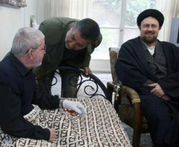 Hassan Khomeini visits sick preacher 