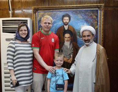 Students visit Imam Khomeini residence, Jamaran art gallery 