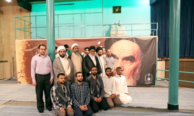 The students of The AL-Asr Institute in London paid a visit to Imam`s house in Jamaran