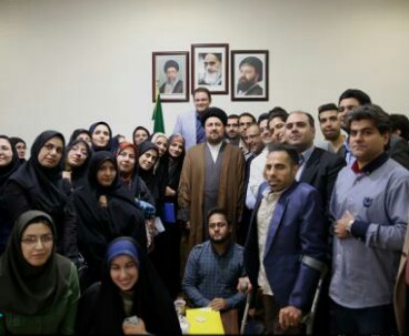 Hassan Khomeini holds key meeting with media men 