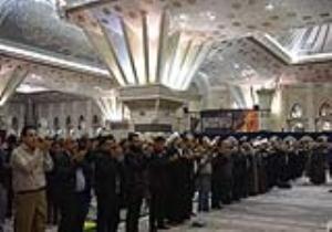 Hassan Khomeini leads prayers at Imam Shrine