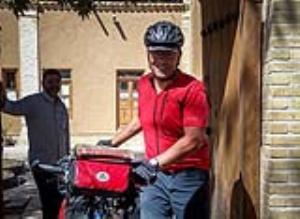 German road cyclist visits Imam`s house in Khomein