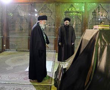 Supreme leader pays tribute to Imam Khomeini