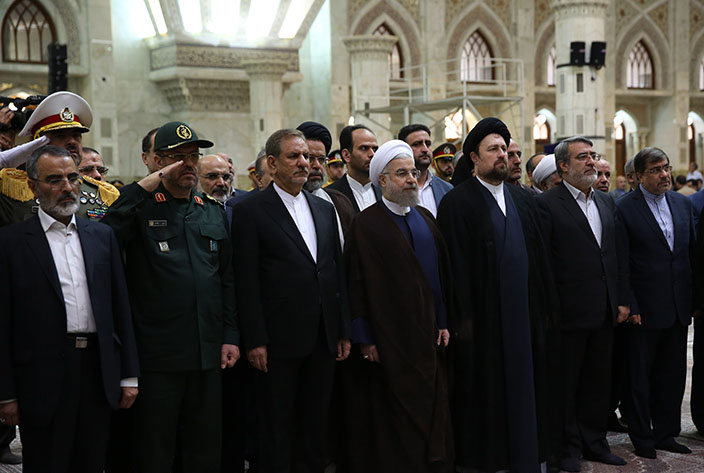 President Rouhani and his cabinet at Imam Khomeini’s holy shrine 