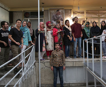 Foreign students visit Imam Khomeini’s simply-built residence