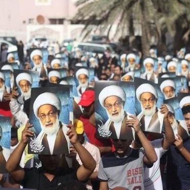Bahrainis continue to show solidarity with prominent cleric