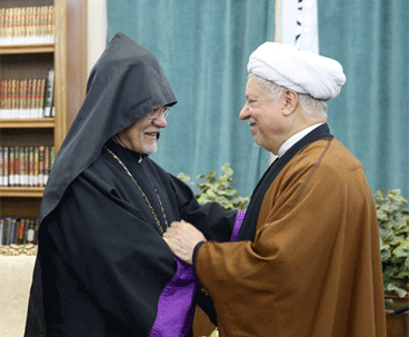Ayatollah Rafsanjani holds meeting with Christian leaders on eve of new year