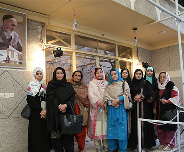 Pakistani poets visits Imam Khomeini’s residence