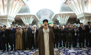 Congregational prayers at Imam Khomeini’s shrine