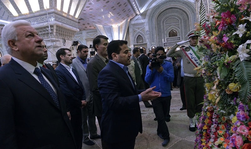 Iraq interior minister pays tributes to Imam Khomeini