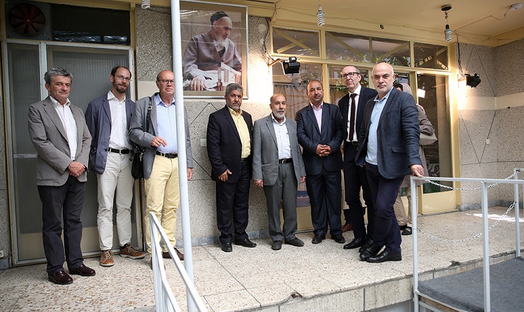 Austrian ambassador and accompanied delegation visit Imam Khomeini`s historic residence in Jamaran
