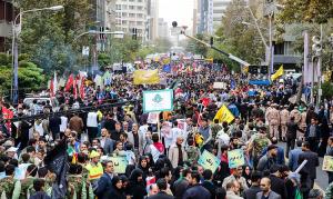 Iranians stage massive rally to mark the day against global arrogance 