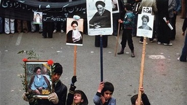 Imam Khomeini`s unique leadership ended monarchic rule 