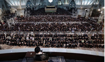 Imam Khomeini never felt weak, nor showed weakness in the face of enemies: Leader 