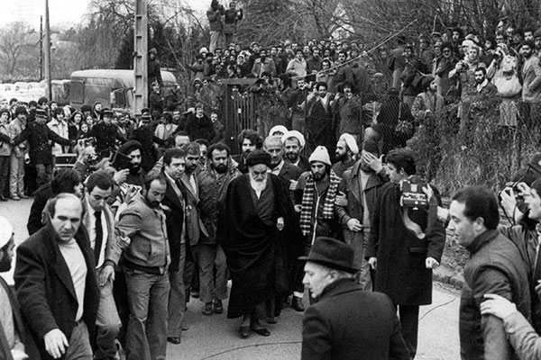 Imam Khomeini`s days in Neauphle le Chateau before historic return to Iran