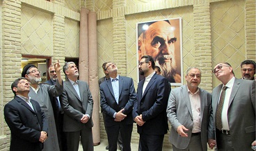 Iran`s Minister of Culture visits Imam Khomeini`s historic residence in holy city of Najaf
