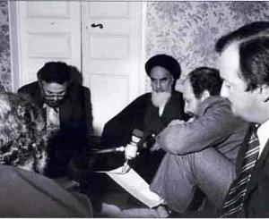  Imam Khomeini used to receive journalists with open arms