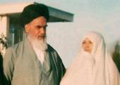 The honorable spouse of Imam Khomeini in pictures