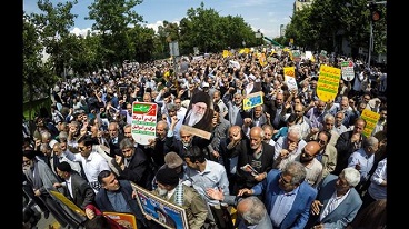 Iranians vent their anger at the US over its withdrawal from  2015 nuclear deal