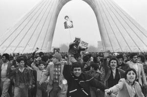 Imam Khomeini`s divine character and Islamic spirit boosted struggle for revolution