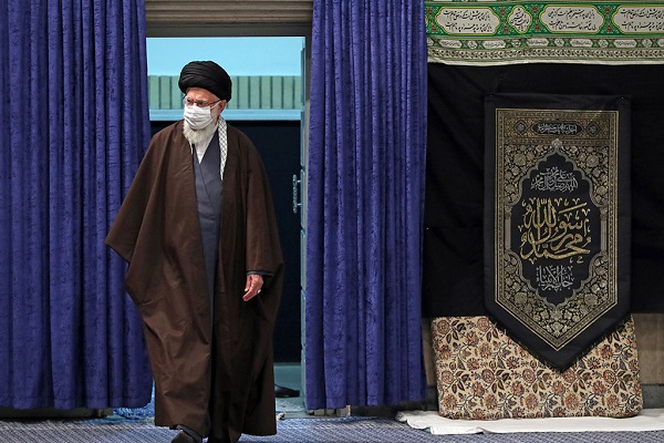 Supreme leader in the mourning ceremony on the night of martyrdom anniversary of Imam Reza (PBUH)