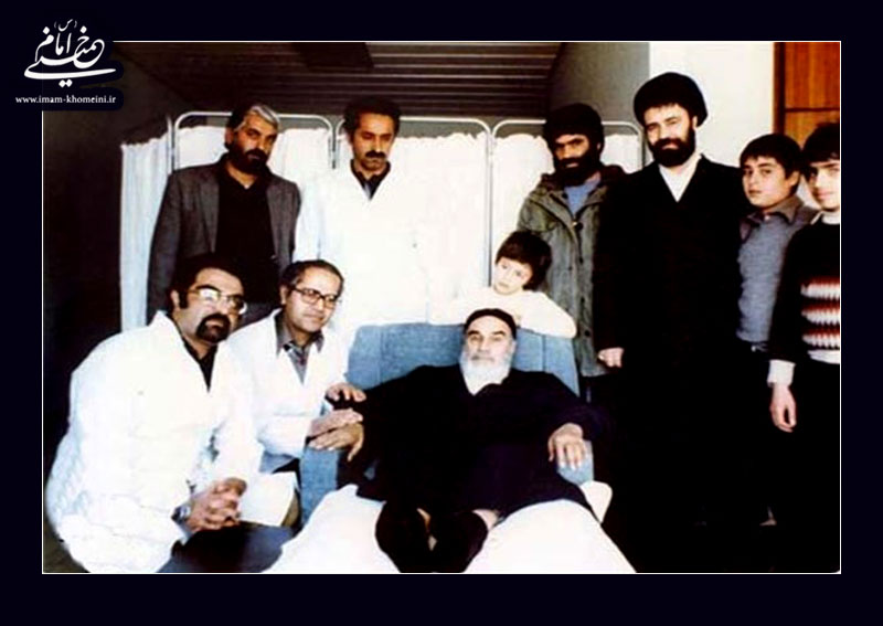 Doctors left Imam Khomeini’s house with sad heart following his heavenly departure